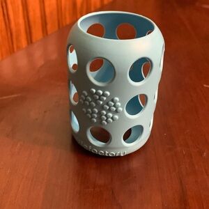 Life factory silicone sleeve